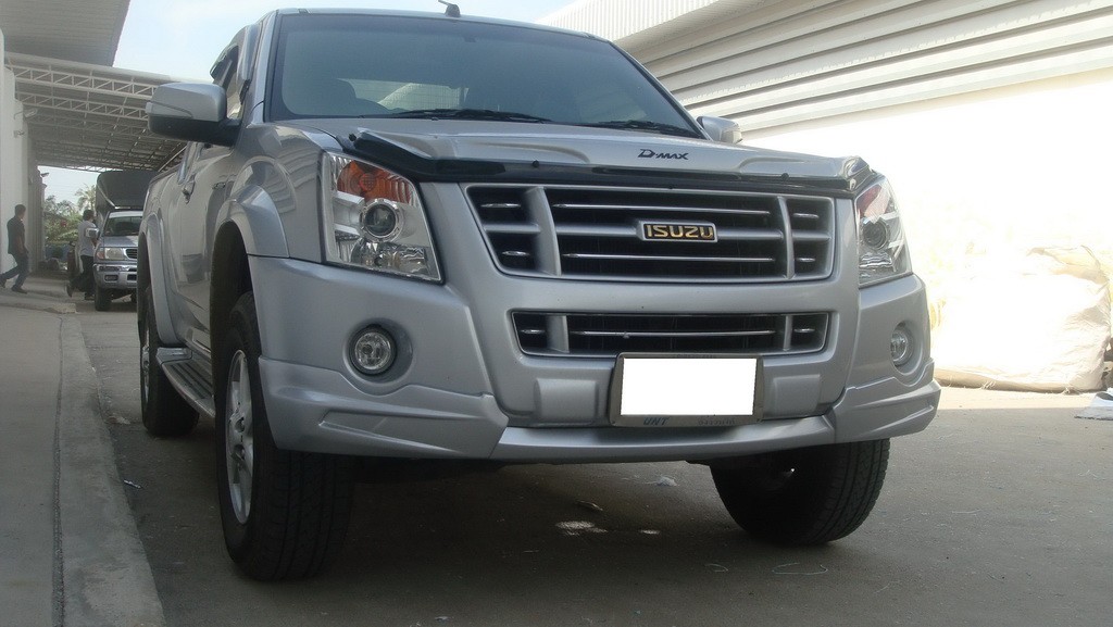 ชุดแต่งรอบคัน (รุ่นแค๊บ) 4WD 4 ชิ้น