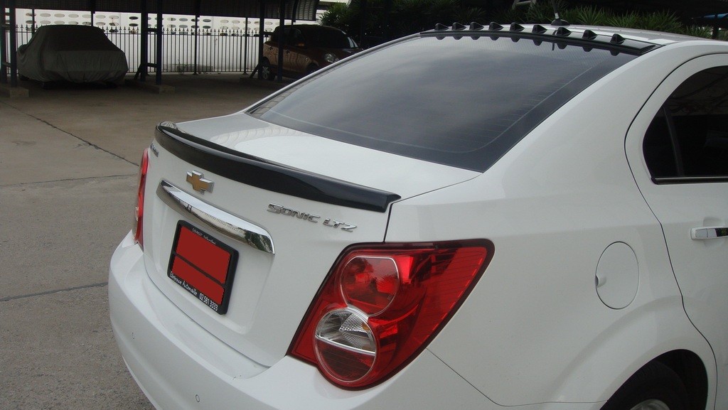 สปอยเลอร์ (หลัง) ทรงแนบ