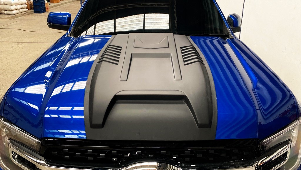 Hood scoop (V.8)