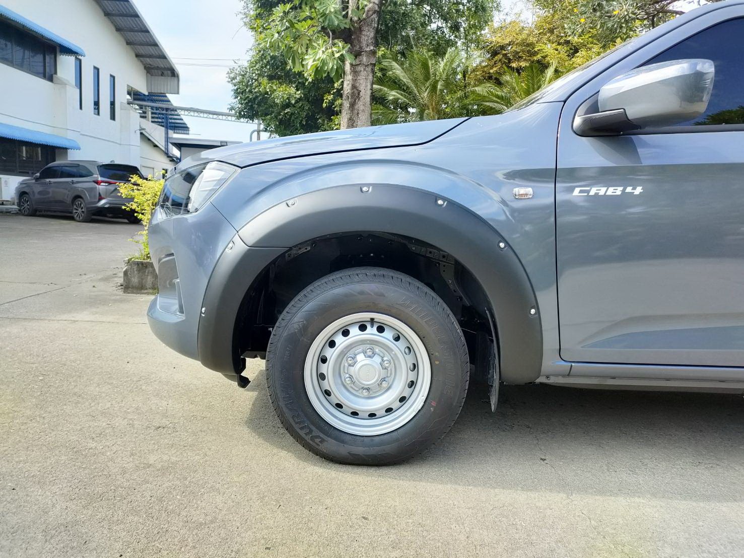 คิ้วล้อ (V.4) มีน๊อต 6 นิ้ว 6 ชิ้น สำหรับตัวตัว 2wd