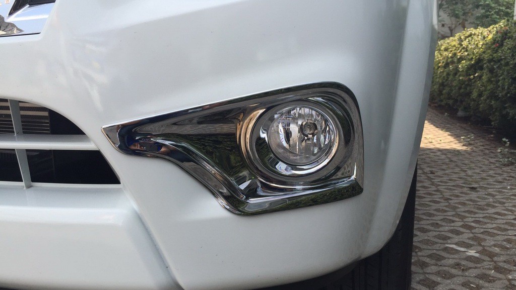 ครอบสปอตไลท์ (2 wd)